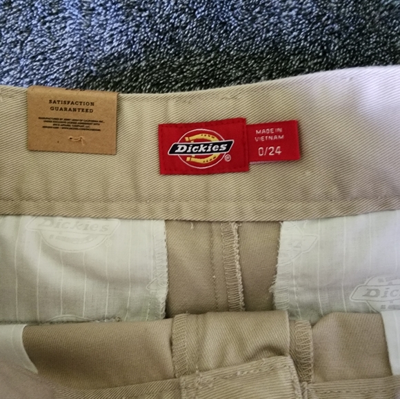 Frayed high waisted work khaki shorts - Picture 4 of 4